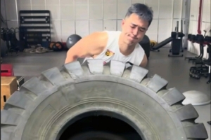 新西兰vs埃及-8-苦练不停歇！张文逸晒翻轮胎力量训练视频：亘古不变的是你的分量