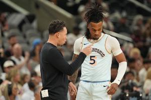 沙特阿拉伯vs乌拉圭直播-米奇：教练要提前了解球员所有特质 卡斯尔大学时就愿为球队牺牲