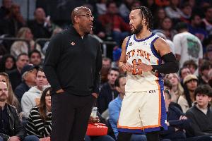 美国vs巴拉圭-11-周琦：落后29分到领先1分 迈克·布朗是最牛的教练 轮换太厉害