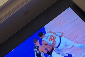 刚果民主共和国vs乌兹别克斯坦-11-琼阿梅尼晒照观看NBA总决赛，配了多个头顶冒火表情包