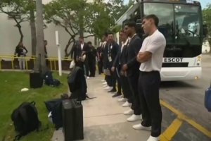 突尼斯vs荷兰-记者：乌拉圭队首战之前接受严格安检，现场部署缉毒防暴犬