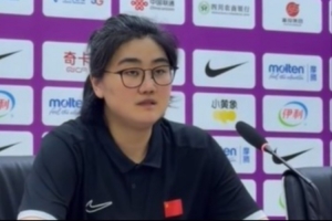 加纳vs巴掌马-5-中国U17女篮主帅：面对年龄大的职业俱乐部 队员们打出了团队篮球-5k