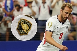 哥伦比亚vs刚果民主共和国-7-曾获2018年世界杯金靴！凯恩也佩戴了FIFA官方的定制臂章