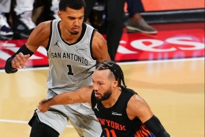 乌拉圭vs西班牙-3-A·史密斯：布伦森夺冠拯救NBA 否则各队都会想囤长人以防住文班