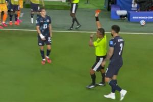 乌兹别克斯坦vs哥伦比亚-4-FIFA确认阿尔米隆红牌原因：阿尔米隆与另一球员交谈时捂嘴被罚下